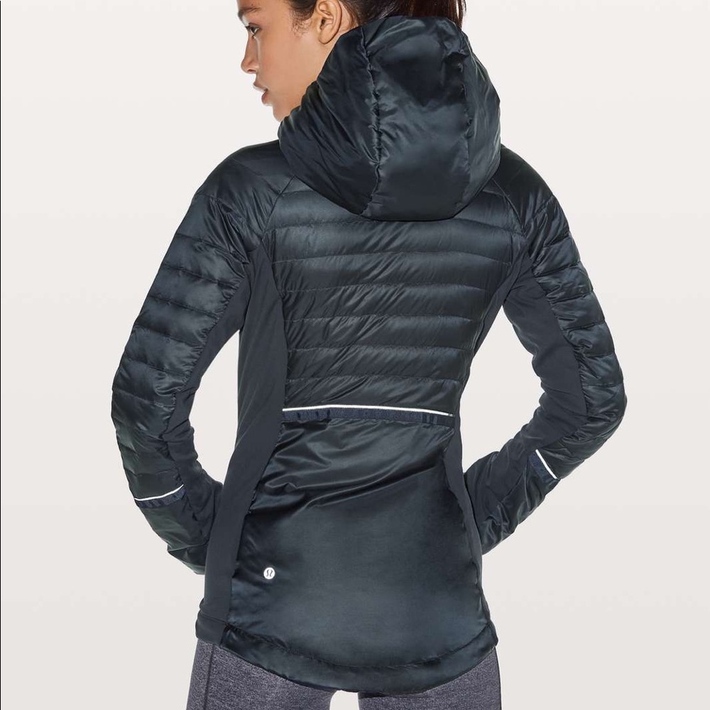 Lululemon Down for a Run Puffer Jacket. Size 8.